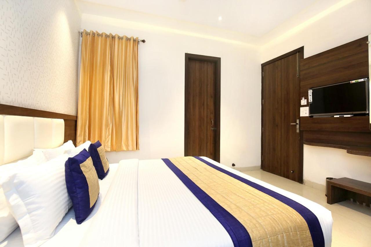 Oyo 11680 Hotel Grand Star Amritsar Exterior photo